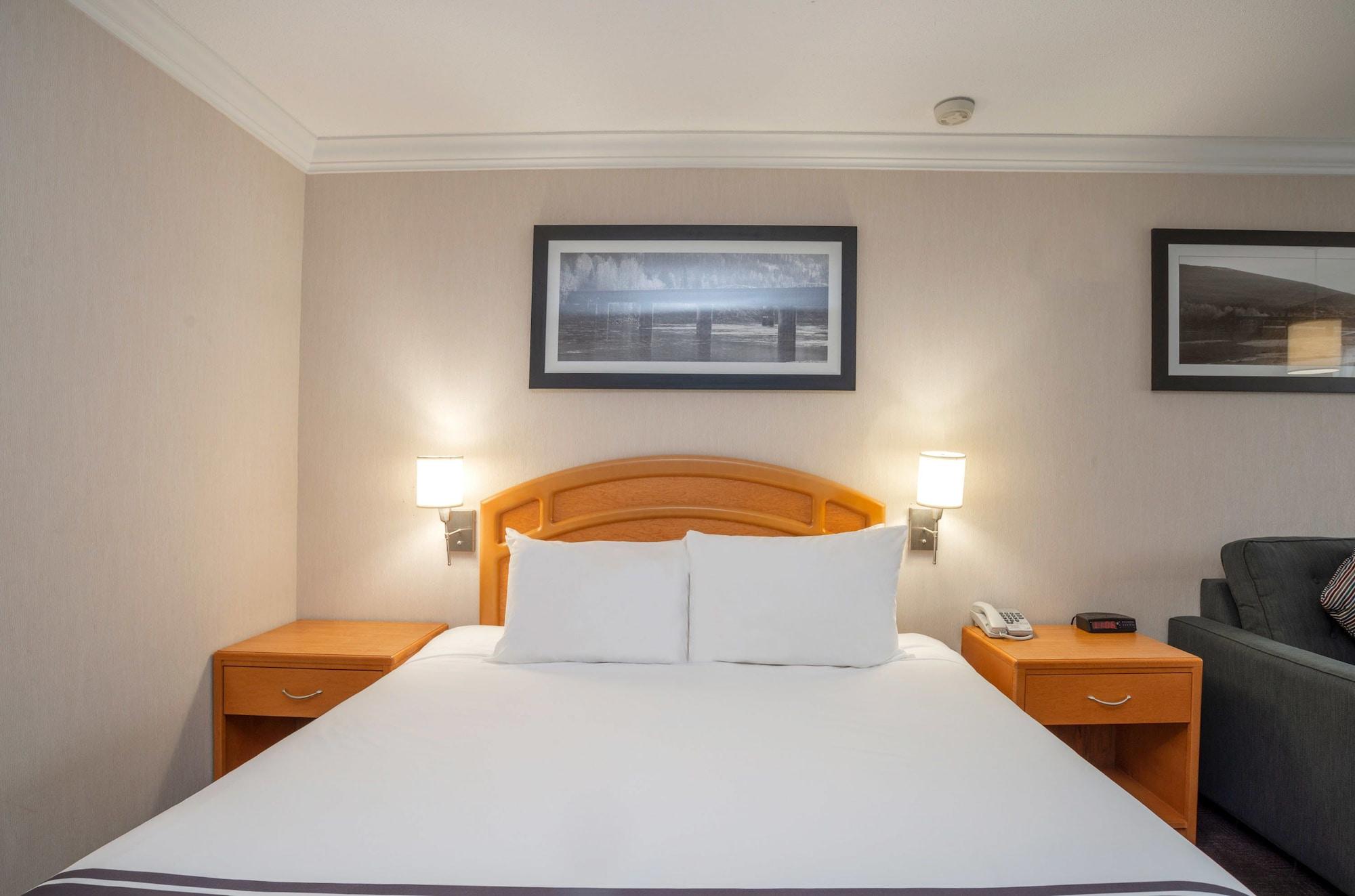 Sandman Hotel Revelstoke Bagian luar foto