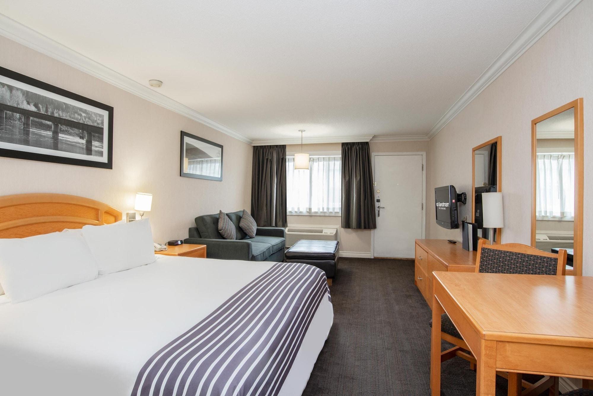 Sandman Hotel Revelstoke Bagian luar foto