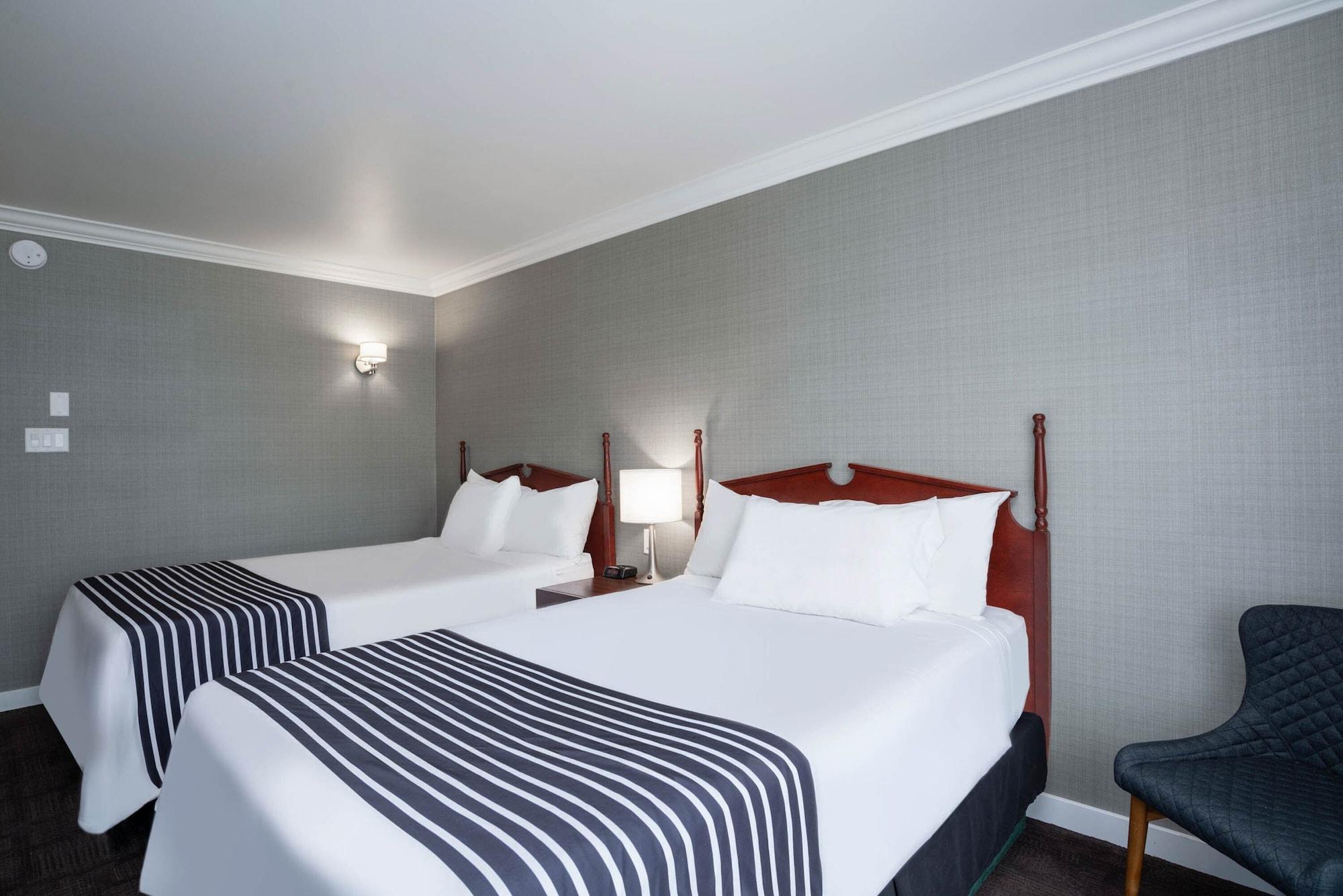 Sandman Hotel Revelstoke Bagian luar foto