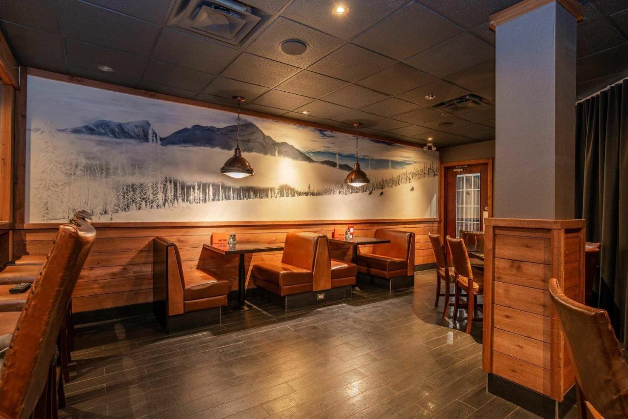 Sandman Hotel Revelstoke Bagian luar foto