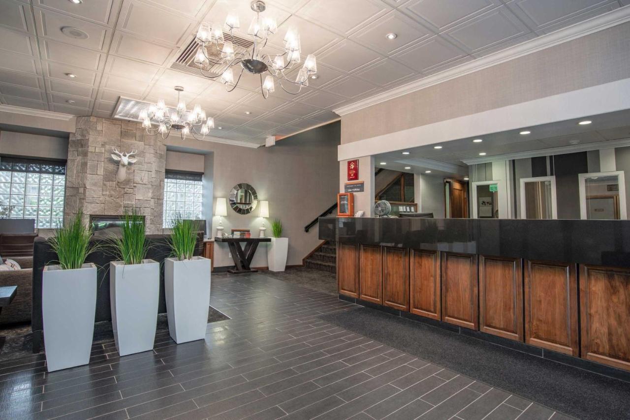 Sandman Hotel Revelstoke Bagian luar foto