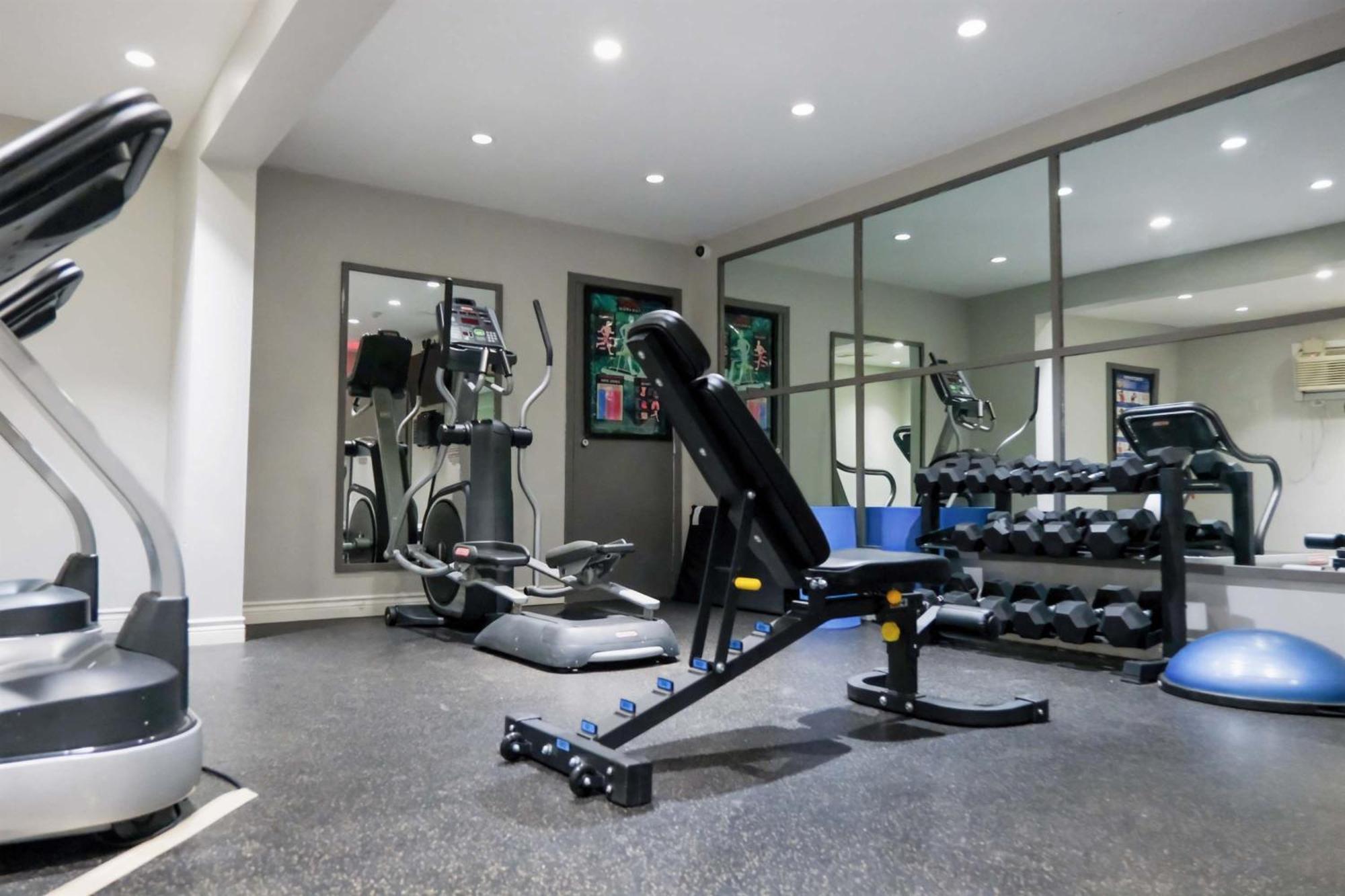 Sandman Hotel Revelstoke Bagian luar foto