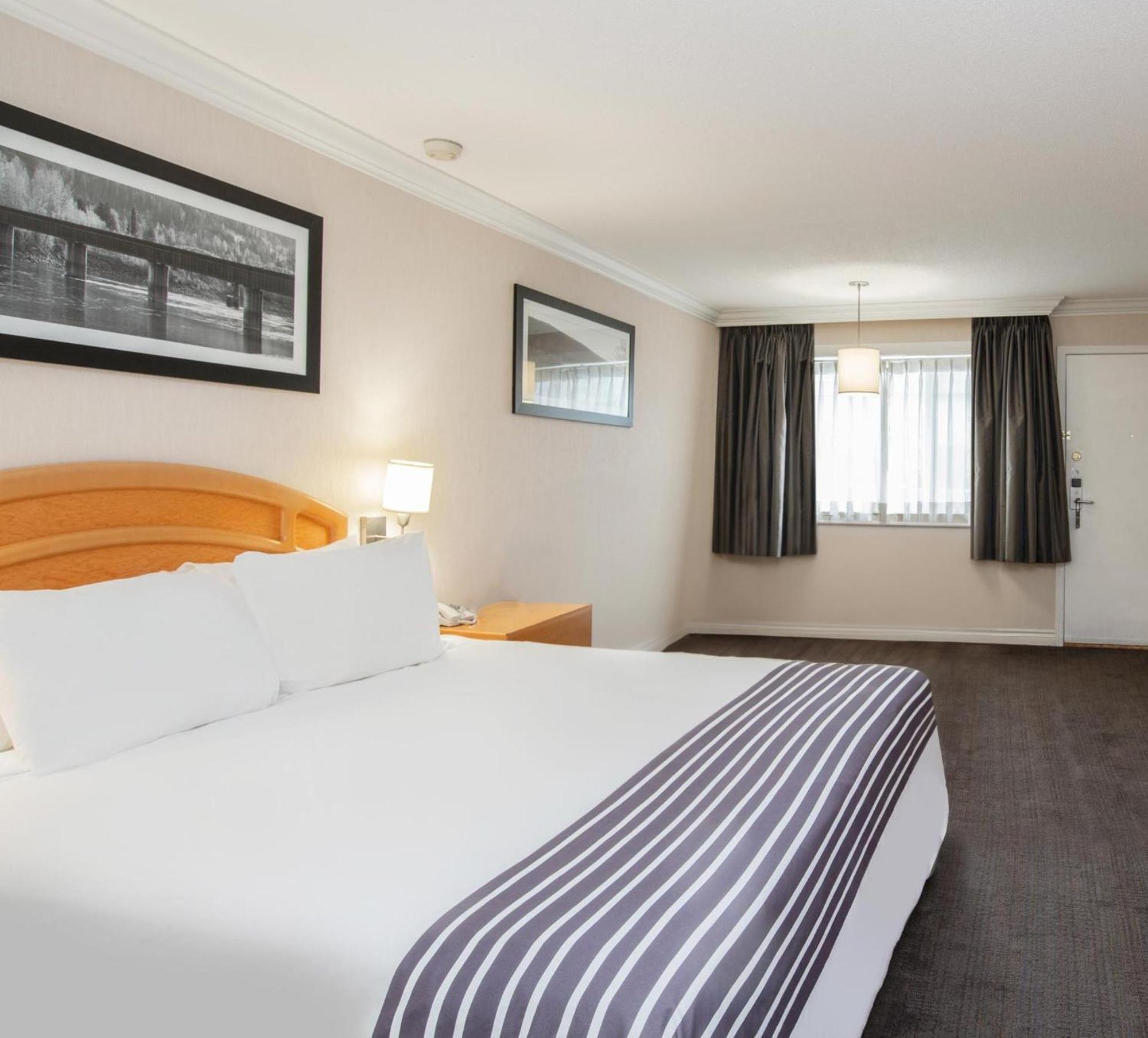 Sandman Hotel Revelstoke Bagian luar foto