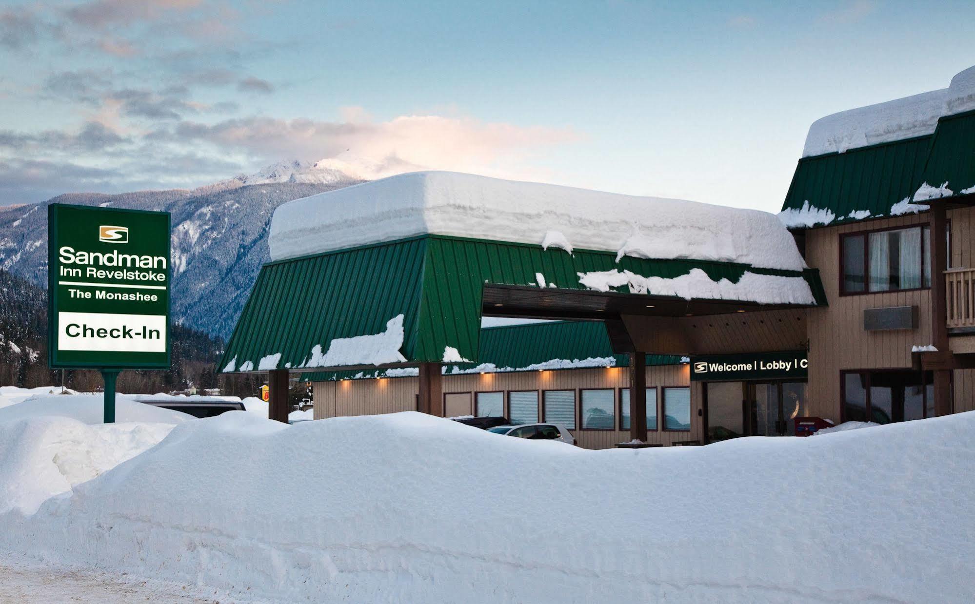 Sandman Hotel Revelstoke Bagian luar foto