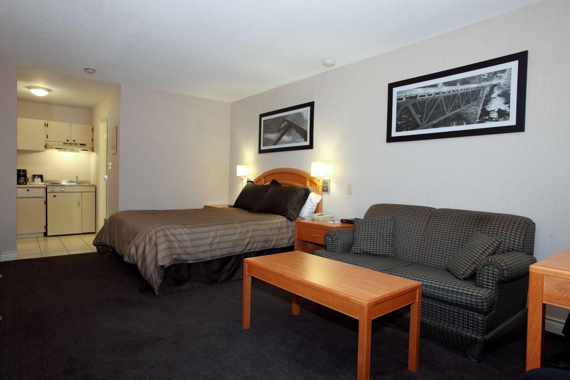 Sandman Hotel Revelstoke Bagian luar foto