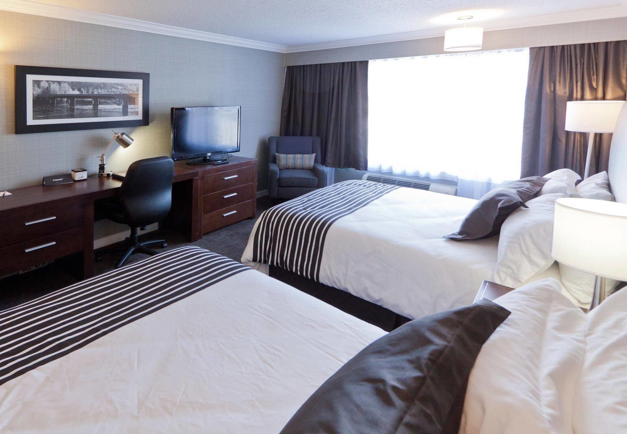 Sandman Hotel Revelstoke Bagian luar foto