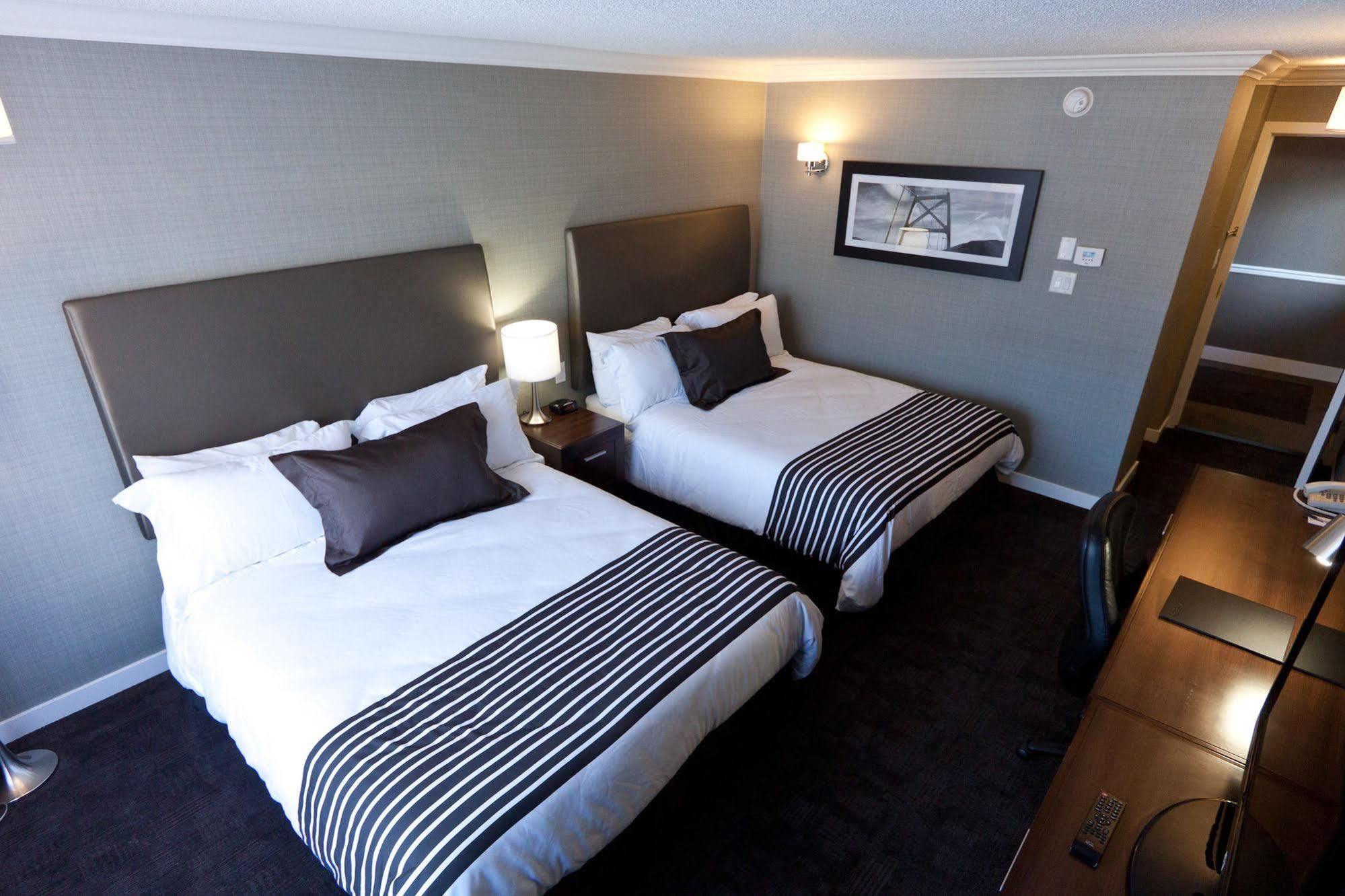 Sandman Hotel Revelstoke Bagian luar foto