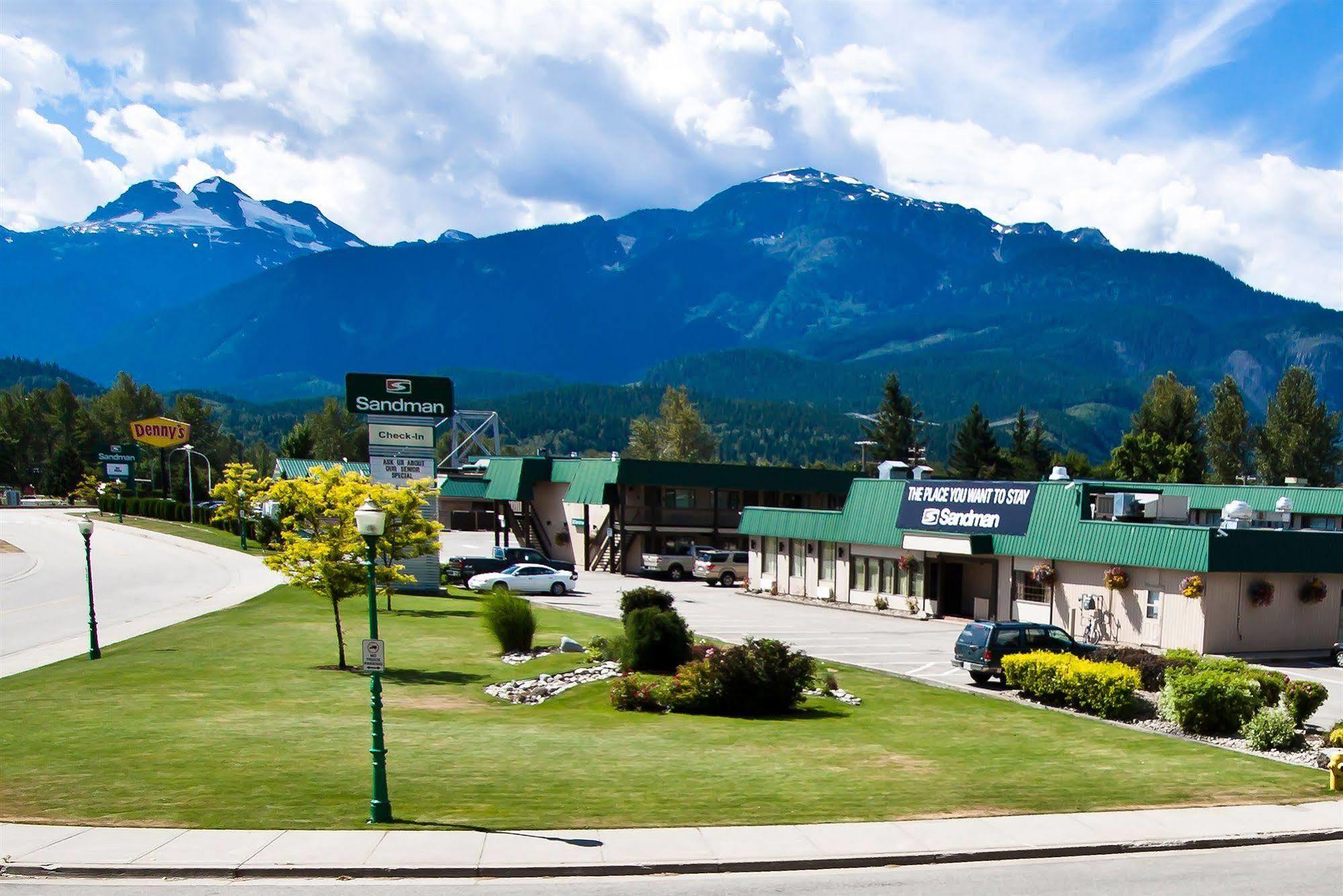 Sandman Hotel Revelstoke Bagian luar foto