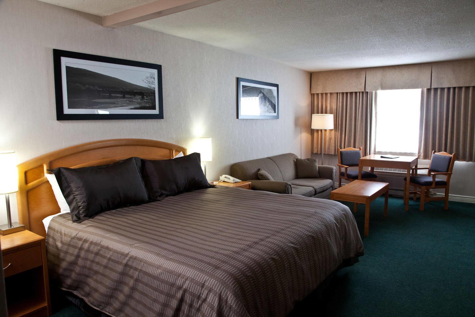 Sandman Hotel Revelstoke Bagian luar foto