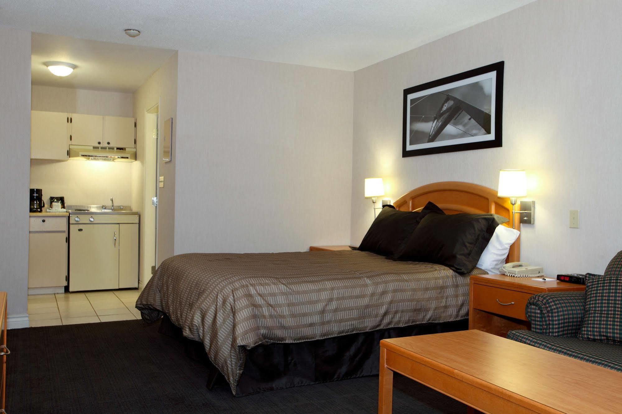 Sandman Hotel Revelstoke Bagian luar foto