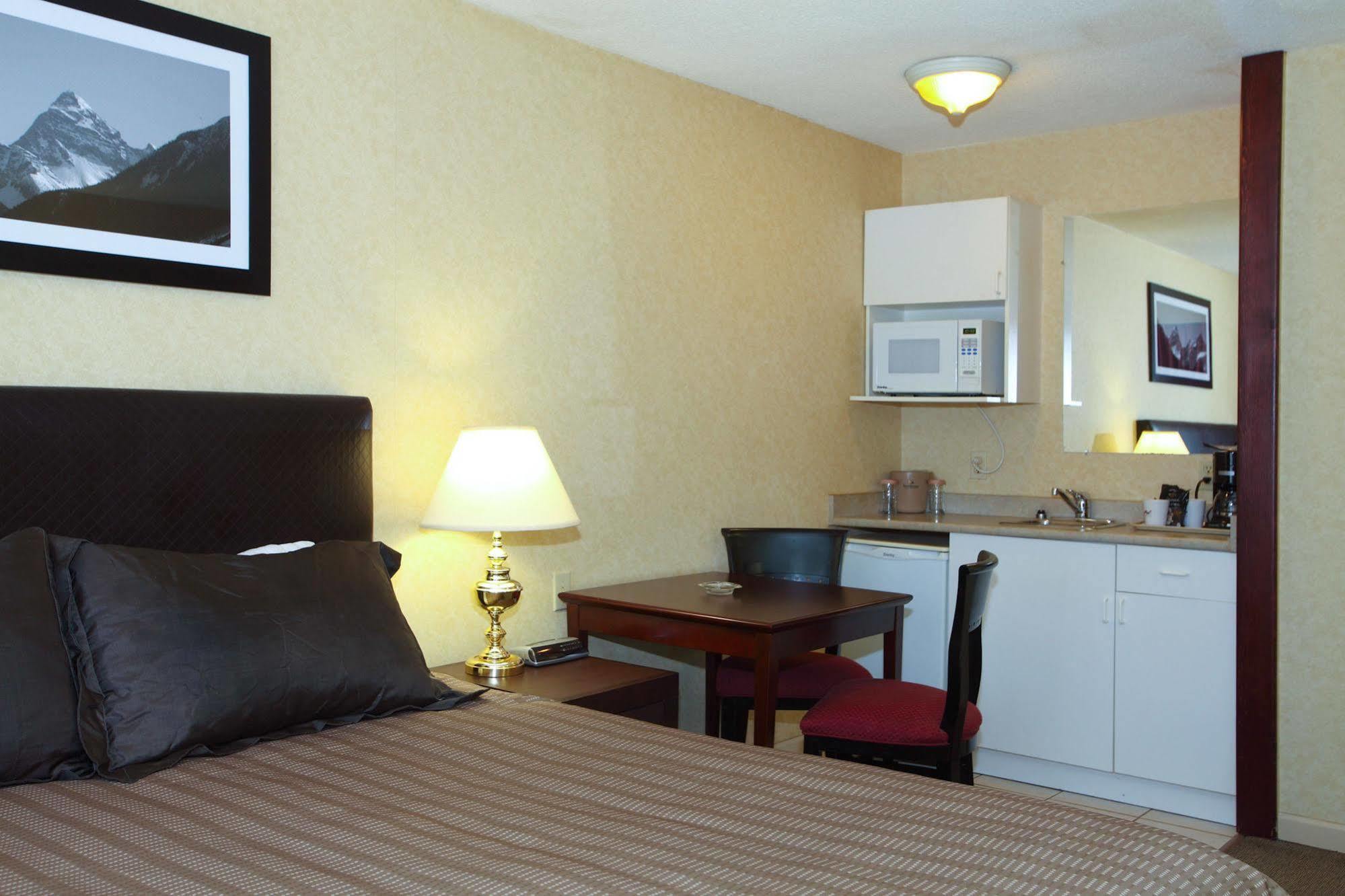 Sandman Hotel Revelstoke Bagian luar foto